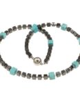 Bella Carina Perlenkette Kette mit Hämatit und Howlith Würfel Perlen, mit Hämatit Würfeln