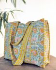 Aurelie Strandtasche Gesteppte Tote Tasche SAIRA aus Baumwolle, große blumige Strandtasche, Gesteppte Baumwolle mit Blockprint Muster